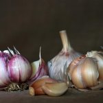 Photo of garlic cloves