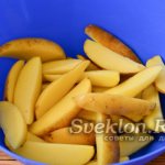 wash potatoes and cut into slices