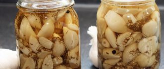 This is what pickled garlic looks like: